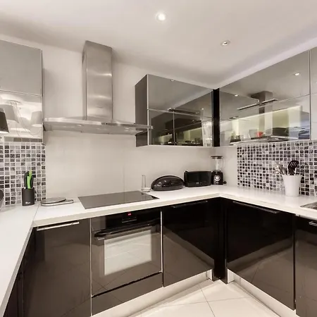 Apartamento Garden Flat In 16 *