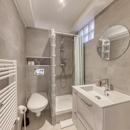 Garden Flat In 16 Apartment *
