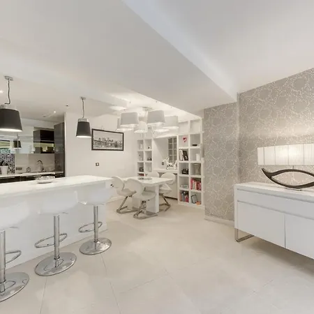 Apartamento Garden Flat In 16 *